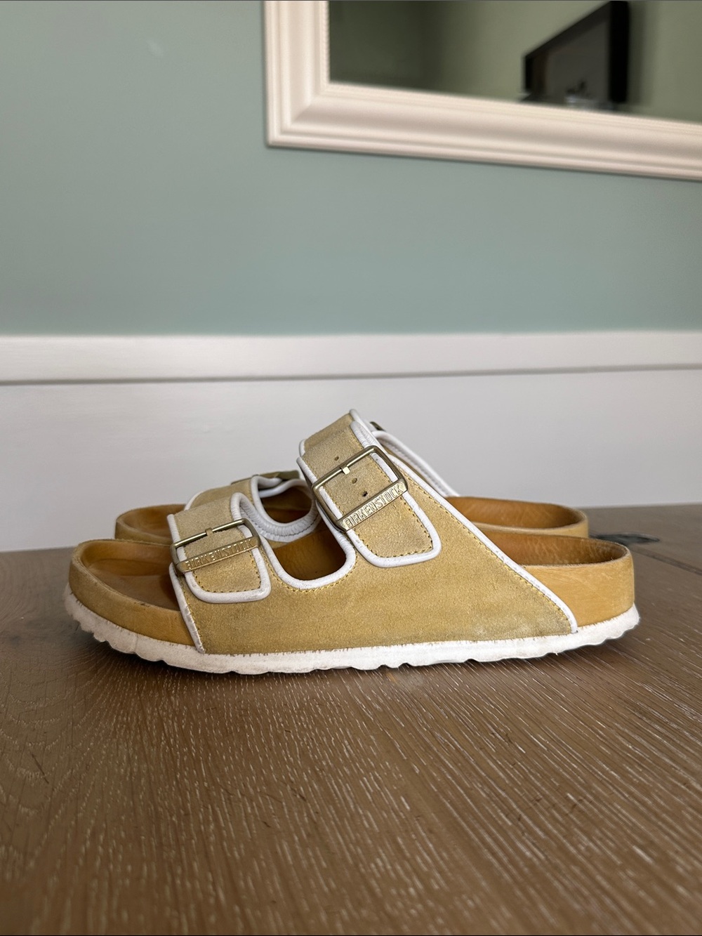 RARE BIRKENSTOCK X IL DOLCE FAR NIENTE
Arizona Yellow Suede Sandals Size 38 - Picture 10 of 17